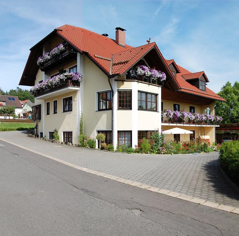 Gaestehaus Am Sonnenhang Erbendorf エクステリア 写真