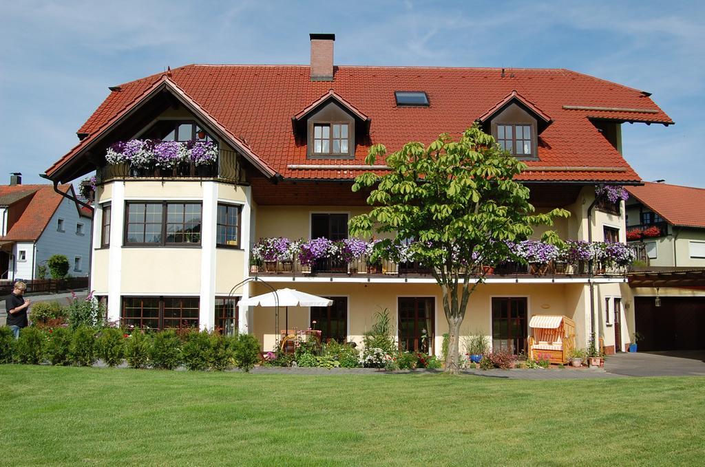 Gaestehaus Am Sonnenhang Erbendorf エクステリア 写真